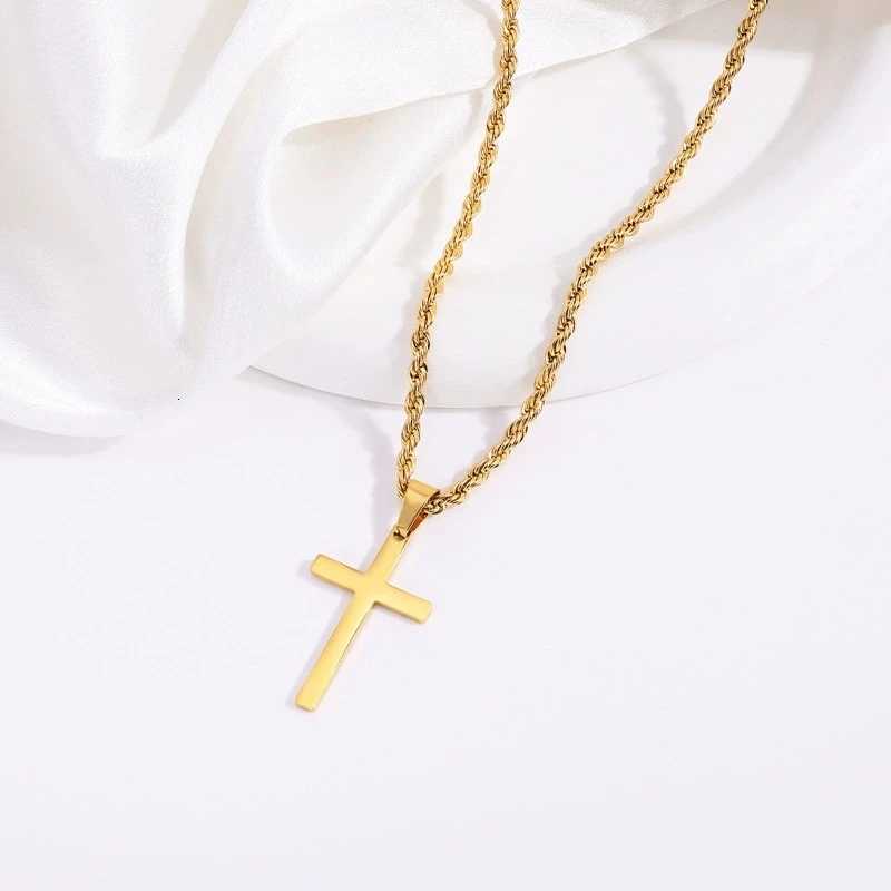 18K Gold Plated Cross Pendant Necklace Minimalist Gold Stainl Steel Necklace for Men WomenXJ251024