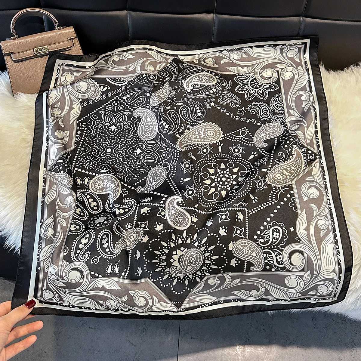 2025 New Fashion 70X70cm Wens Scarf Silk Paisley Print Scarf Square Shl Decorative band Neck Luxury Design Bandana Y251024