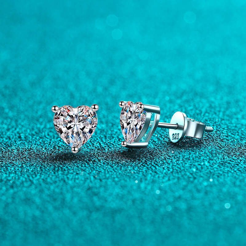 DHCollections-- Sier Heart-Shaped Moissanite Simple Earrings Women, Plated with PT950 Gold, Gift for Girlfriend or Best Friend