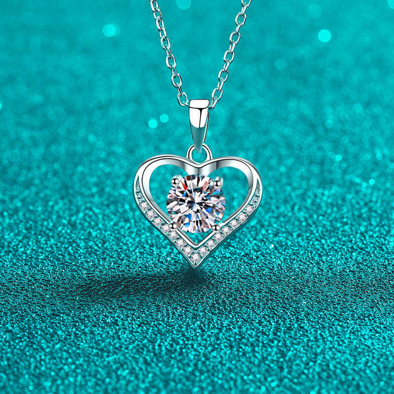 DHCollections-- Xindeyi Sier Moissanite Heart-Shaped Necklace Love Pendant for Women Beating Heart Sweet Style Niche Lock