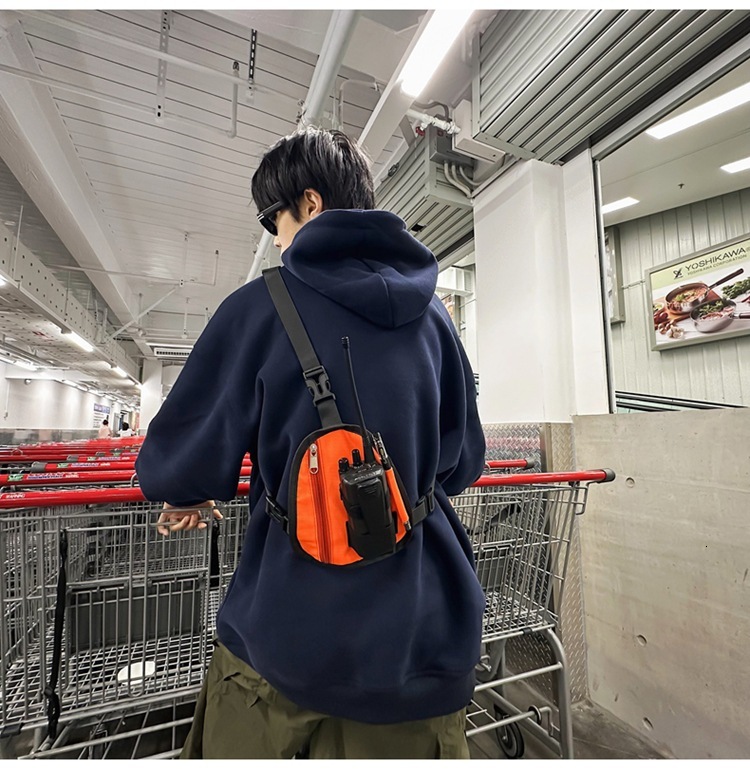 Tactical chest storage bag for men's autumn and winter new fashion European and American style vest, hip-hop outdoor walkie talkie bag, designer 