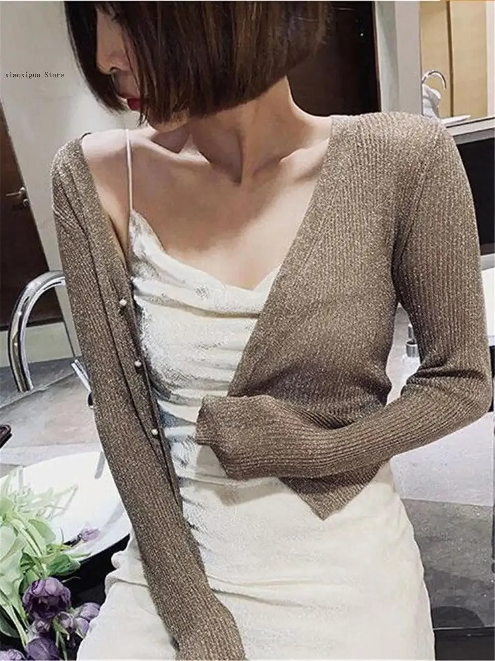 2025 Pearl Button Womens Bright Silk Thin Sweater Coat Sexy VNeck Knitted Sweater Top Gold and Silver Knitted Cardigan 251013