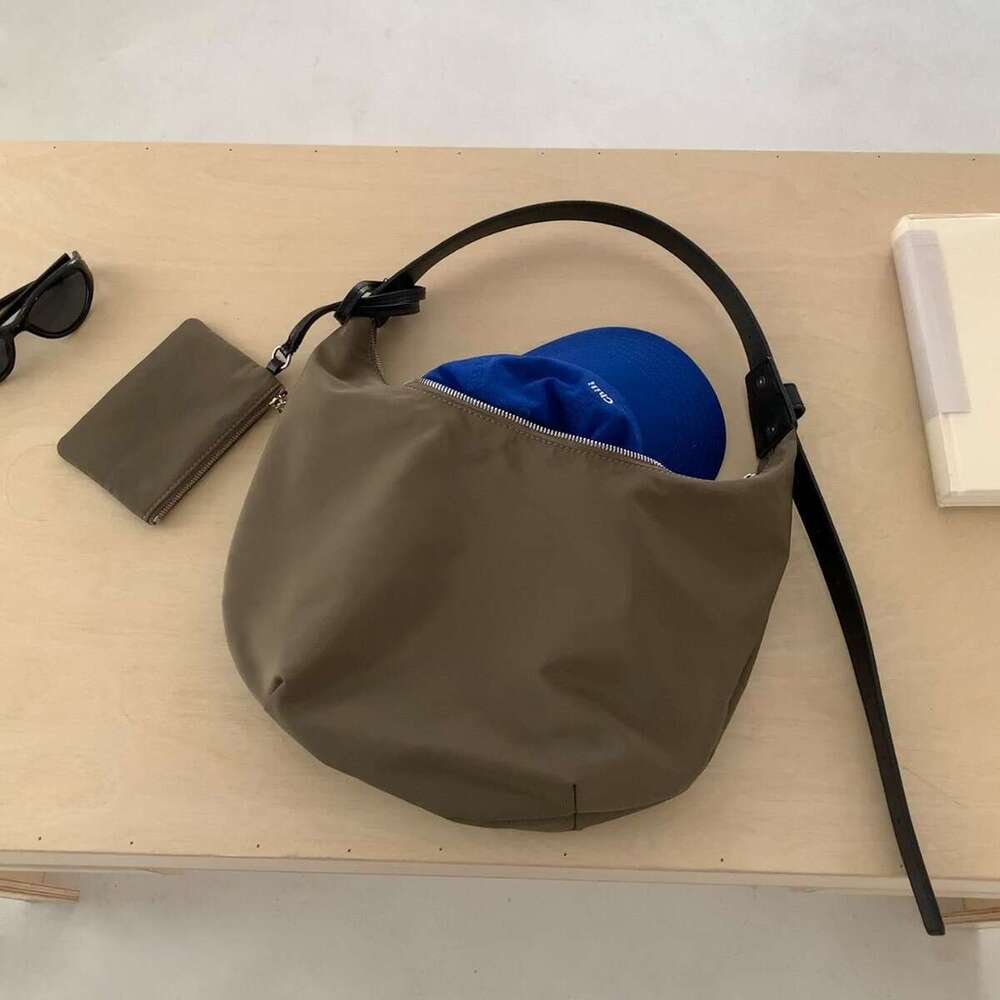 New Commuter Underarm Women, Niche Design Nylon Moon Dumpling Bag, Fashionable Casual Korean Style Single Shoulder Bag For Women B5