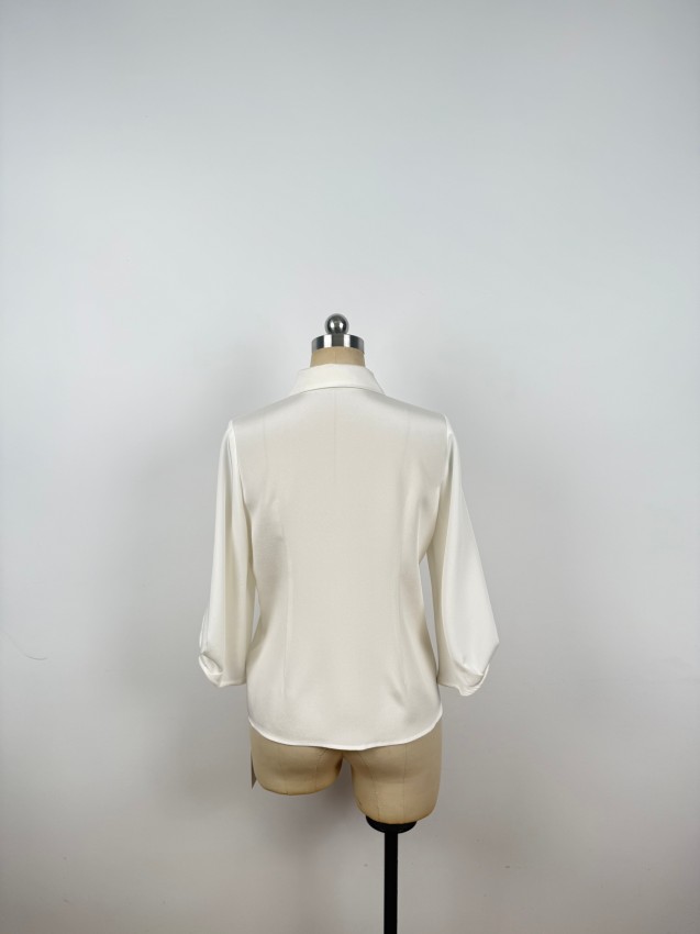 Simple, Sophisticated, Elegant, Light Luxury Silk Blouse with Waist Cinching JYS11016