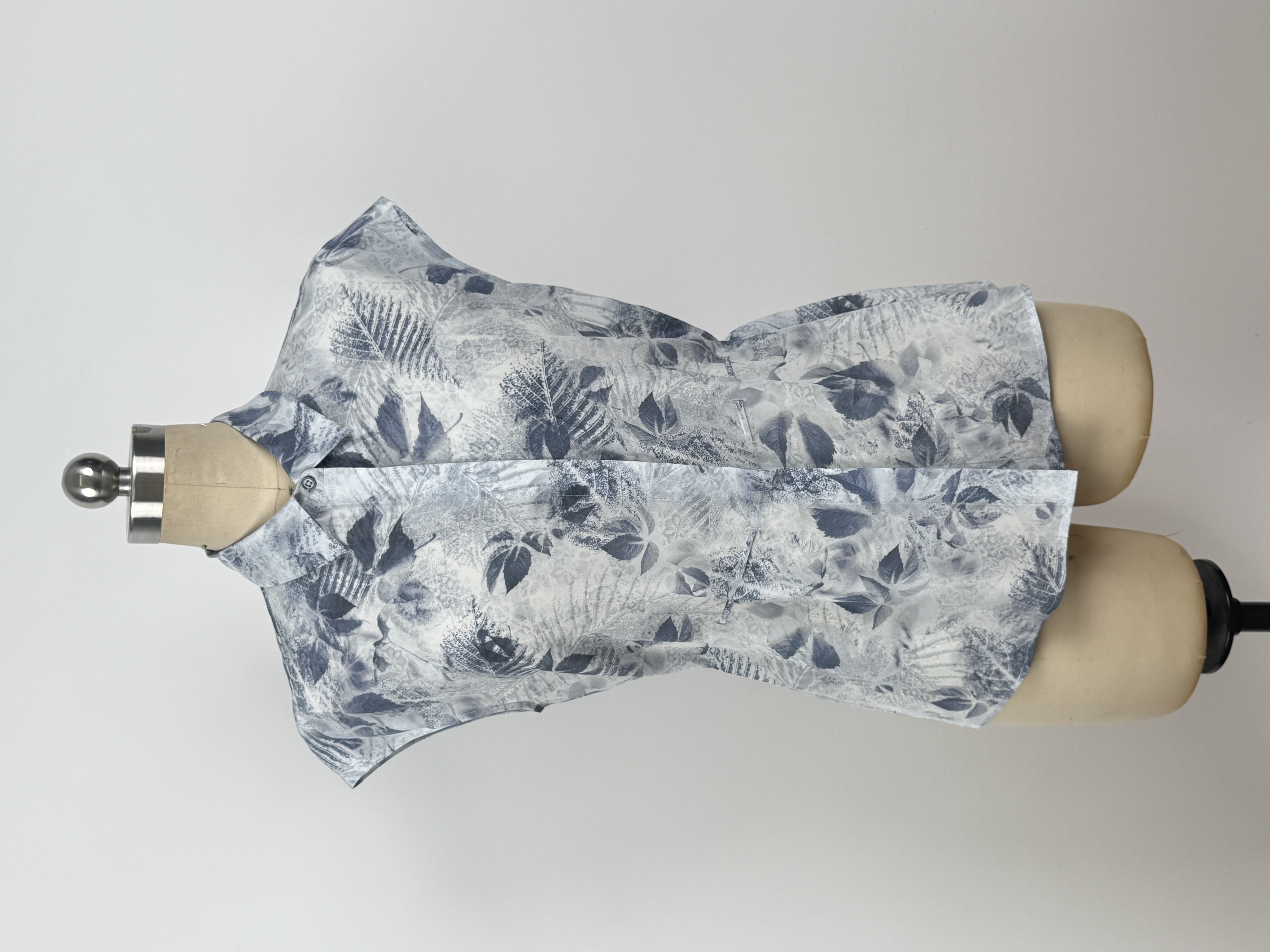 Simple, Sophisticated, Elegant, Light Luxury Silk Short-Sleeve Top JYS37039
