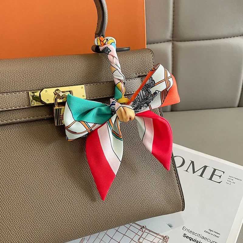 Luxury Brand Printed Bag Str Scarf Wen Small Silk Scarf band Long Bag Accories Ribbon Y251024