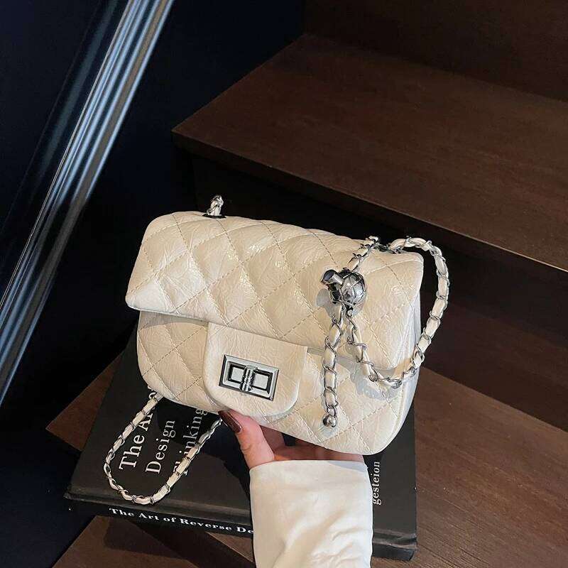 Designer bag Minimalist Stylish Clutch Mini Bag For Women With Vintage Design Business Leisure Use And Simple Charm