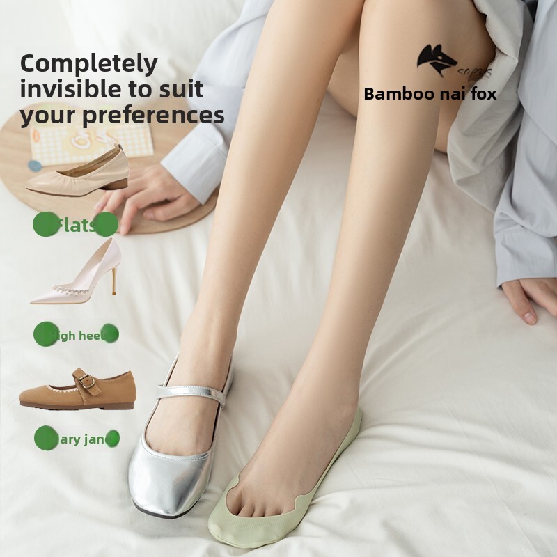 Durable, wear-resistant, and seamless design of boat socks