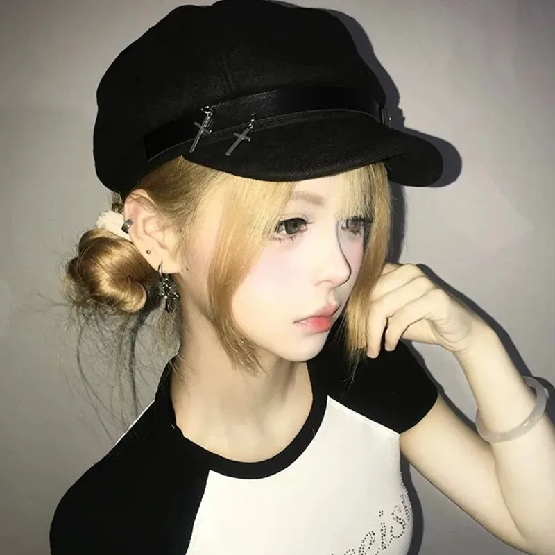 Y2K Punk Leather Beret Gothic Cross sboy Cap British Style Adjustable Cap Unisex Subculture Painter Hat Retro 251021