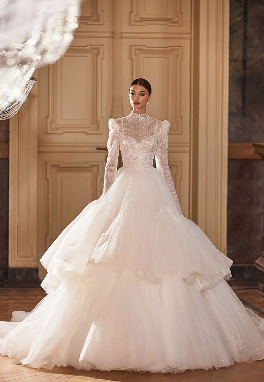 Elegant A Line Women Wedding Dress High Collar Long Sleeves Bridal Gowns Sequins Tulle Sweep Train Dress Customized vestidos de novia