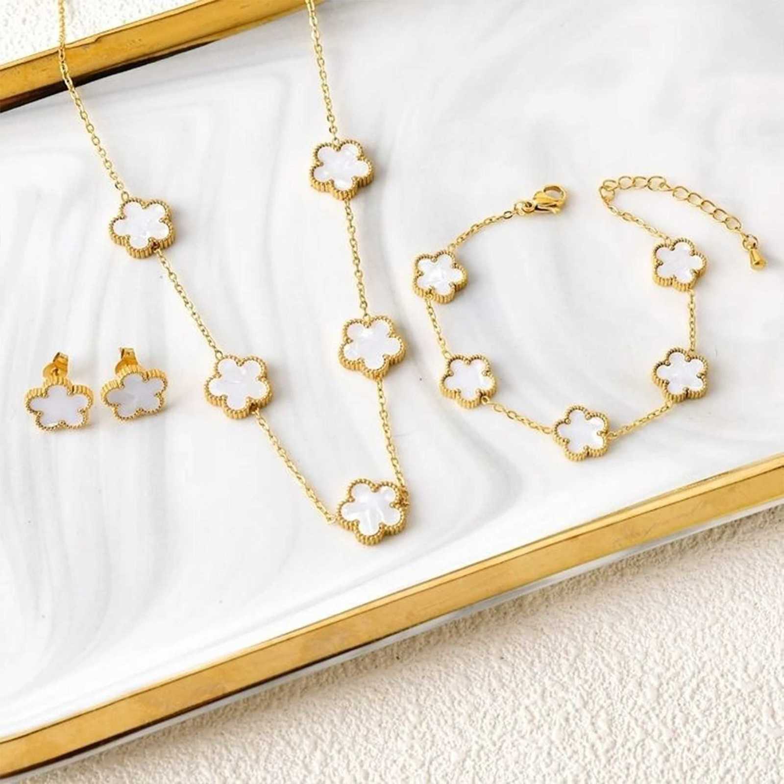 Five Flower Stainl Steel Bracelet Necklace Earrings Jewelry Set Luxury for Women High Quality Party Jewelry GiftXJ251024