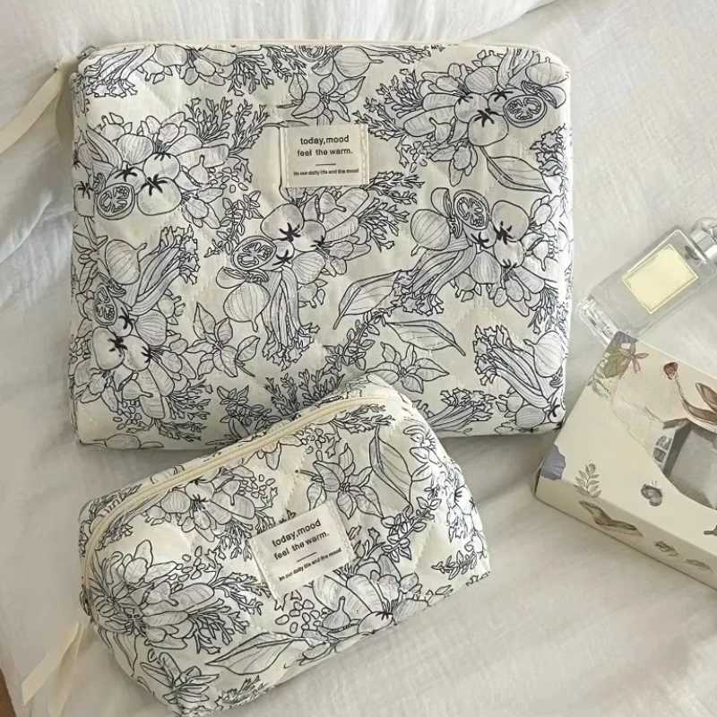 Wholesale Vintage Flower Women Cosmetic Bag Portable Zipper Makeup Travel Organizer Female Handbag Toiletry Storage PouchT251024