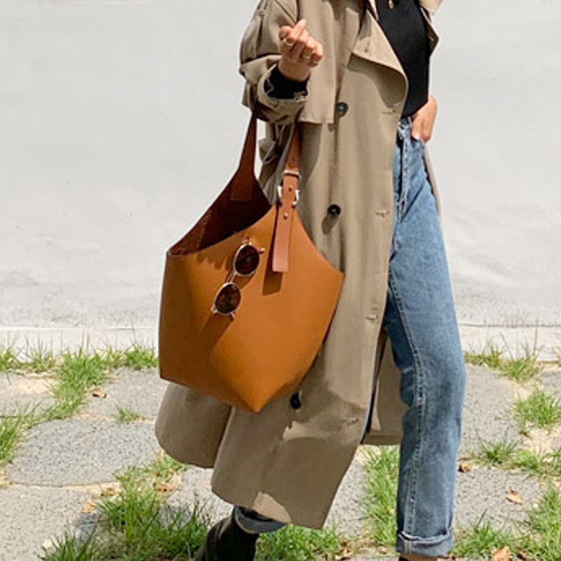 2025 new Internet-famous Fashion Minimalist Niche Women's Bucket Bag Large Capacity Travel Ins Single-shoulder Crossbody Bag