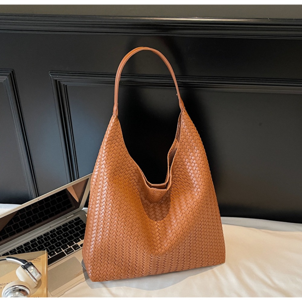 Elegant Multi-Purpose Woven Tote for Ladies: Stylish Autumn Accessory with Ample Storage Space