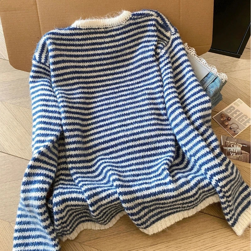Womens Sweater Oneck Long Sleeved Red Striped Y2K Elegant Aesthetics Fashion Warm Top Autumn Winter Pullover Casual Sweater 251023