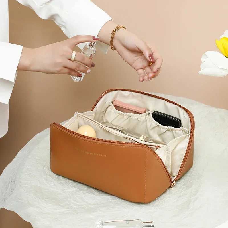 Large Capacity Cosmetic Bag Cosmetic Storage Bag PU Leather Portable Travel Toiletry Bag Women Cosmetic Bag Toiletries OrganizerT251024