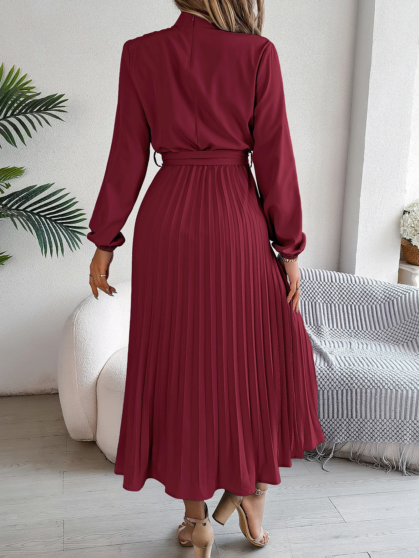 Elegant Pleated Long Dress Long Sleeveed Lace Up Dresses for Middle Eastern Women Spring and Summer Clothes 251023