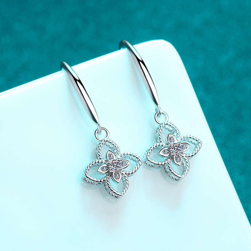 DHCollections-- Straight Sier Plated PT950 Gold Ear Hook Simple for Women 10 Points Moissanite Four-Leaf Clover Earrings