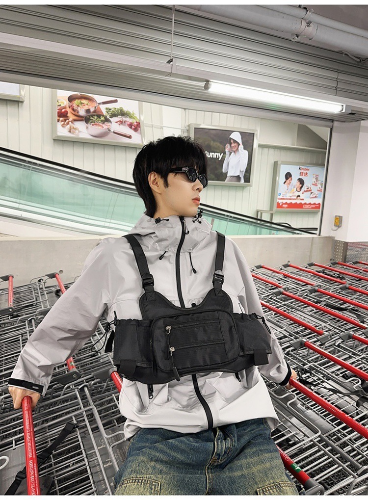 Fashion trend tactical backpack autumn and winter new personalized vest bag retro versatile vest bag couple chest bag designer bag