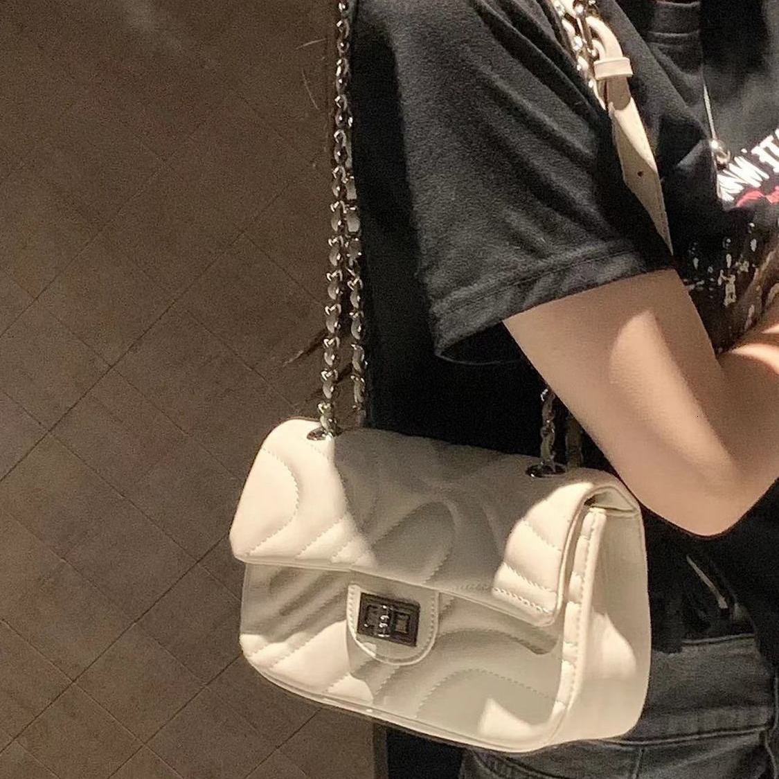 Luxury Brand Designer Bag 2024 Summer Quilted Chain Women's Bag High-End Fashion Versatile Women's Bag Single Shoulder Crossbody Small Squar