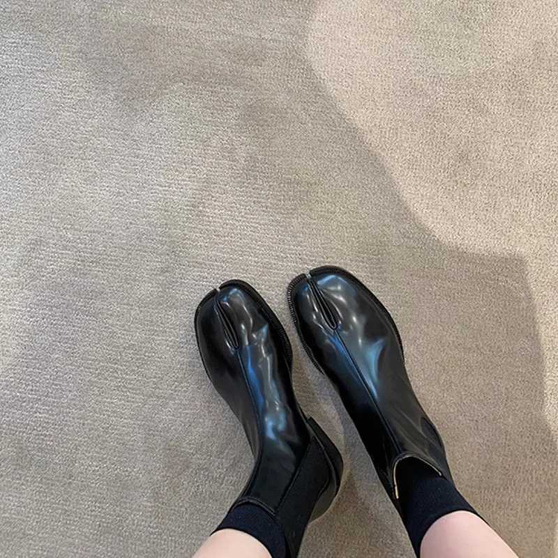 Retro Split Toe Ankle Boots Woman ShinyMatte Leather Shoes Tabi Ninja Chelsea Botas Mujer Low Heels Trotters Booties Winter W251024