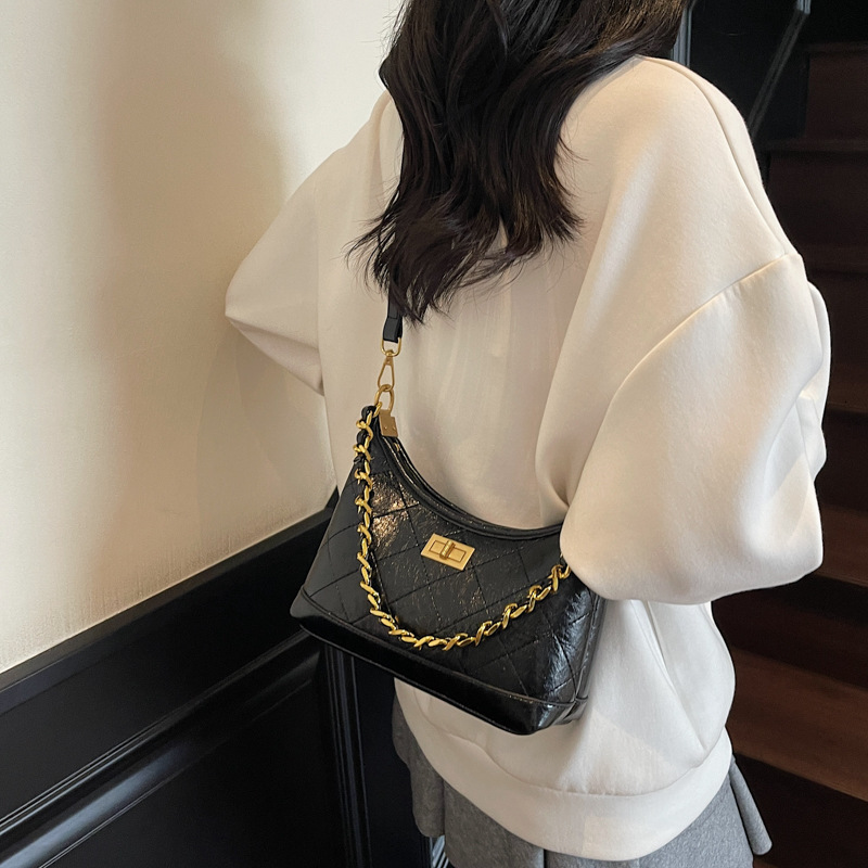 Luxury Brand Designer Bag Style Quilted Chain Underarm Bag For Women 2025 New Trendy Fashion Single Shoulder Crossbody Bag Versatile Hobo Bag