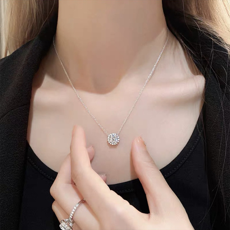 1.2CT Lab White Moissanite Diamond Circle Pendant Simple Fashion Jewelry 925 Sterling Silver Elegant Party Women Wedding Clavicle Necklace For Lover G