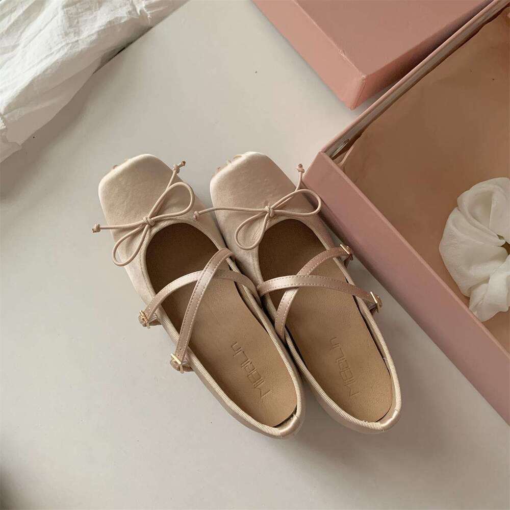 Sweet Square Toe Designer Shoe Shallow Mouth Single for Women 2025 Autumn New Flat Cross Strap Mary Jane with Bow Ballet Shoes
