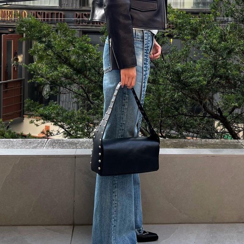 Rivet Bag 2025 Style Korean INS Niche Personality Retro Single Shoulder Crossbody Underarm Bag Black Commuter Bag