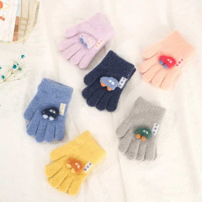 Winter Knitted Gloves Cartoon Warm Mittens Toddlers Outdoor Cartoon Pattern Cute Gloves for Child Kids Baby Girls Boys 13YO Y251024