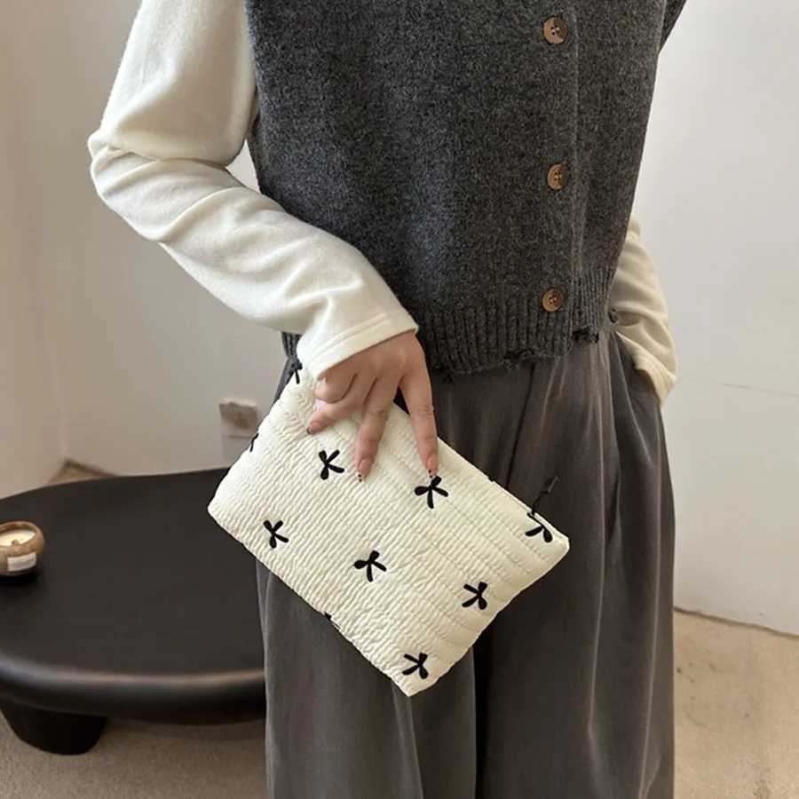 Cute Makeup Bag with Zipper Large Capacity Cosmetic Bag Embroidery Bow Wash Storage BagT251024