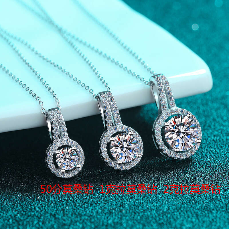 DHCollections-- Live Hot-Selling New Pure Sier Collarbone Necklace for Women, PT950 Gold Plated, Korean Style Round Moissanite Pendant