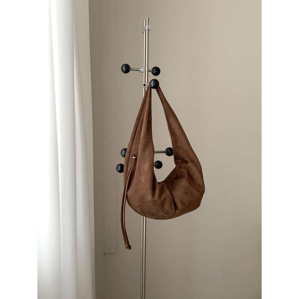 New Women's Single Shoulder Autumn Winter Versatile Dumpling Crescent Fashion Solid Color Handheld Suede Bag B5