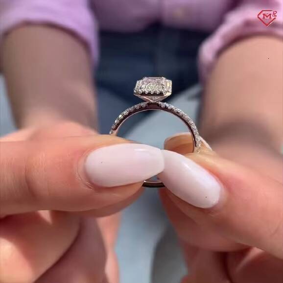 Luxury Moissanite Ring 14k18k Solid Gold Halo Setting Paved 25ct Emerald VVS Moissanite Engagement Ring for Women