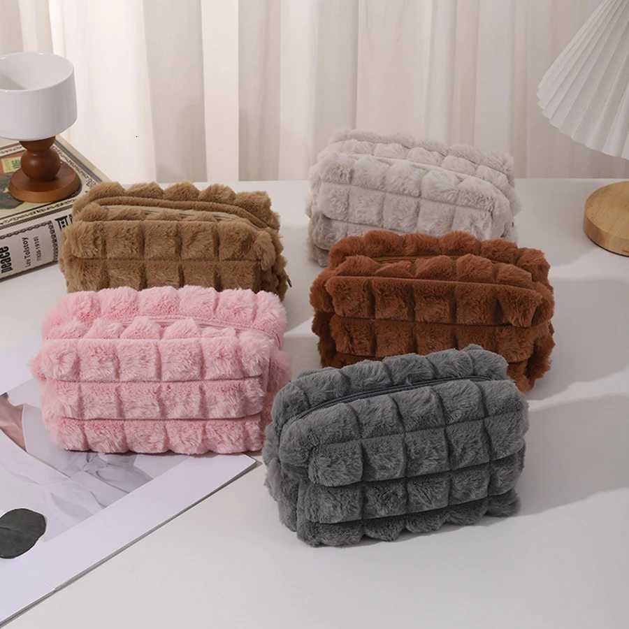 Plush Makeup Bag Cosmetic Lipstick Brush Storage Bag Women Handbags Trendy Organizer Pouch Large Capacity Pencil CaseT251024