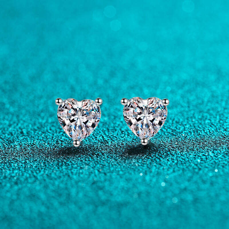 DHCollections-- Sier Heart-Shaped Moissanite Simple Earrings Women, Plated with PT950 Gold, Gift for Girlfriend or Best Friend