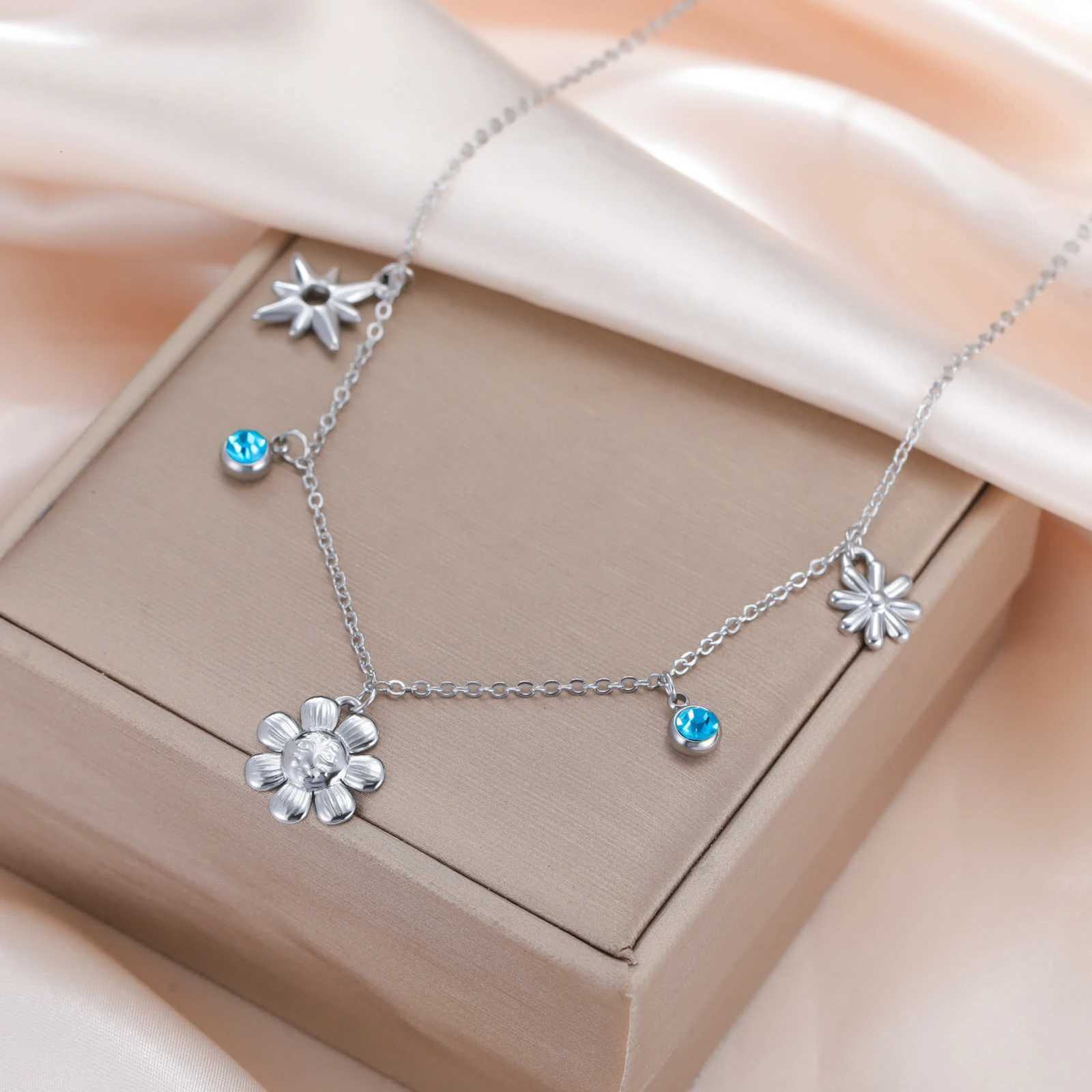 Cazador Flower Star Blue Color Clear Zircon Womens Necklaces Stainl Steel Jewelry 2025 Choker Chain Party Birtay Gifts NewXJ251024