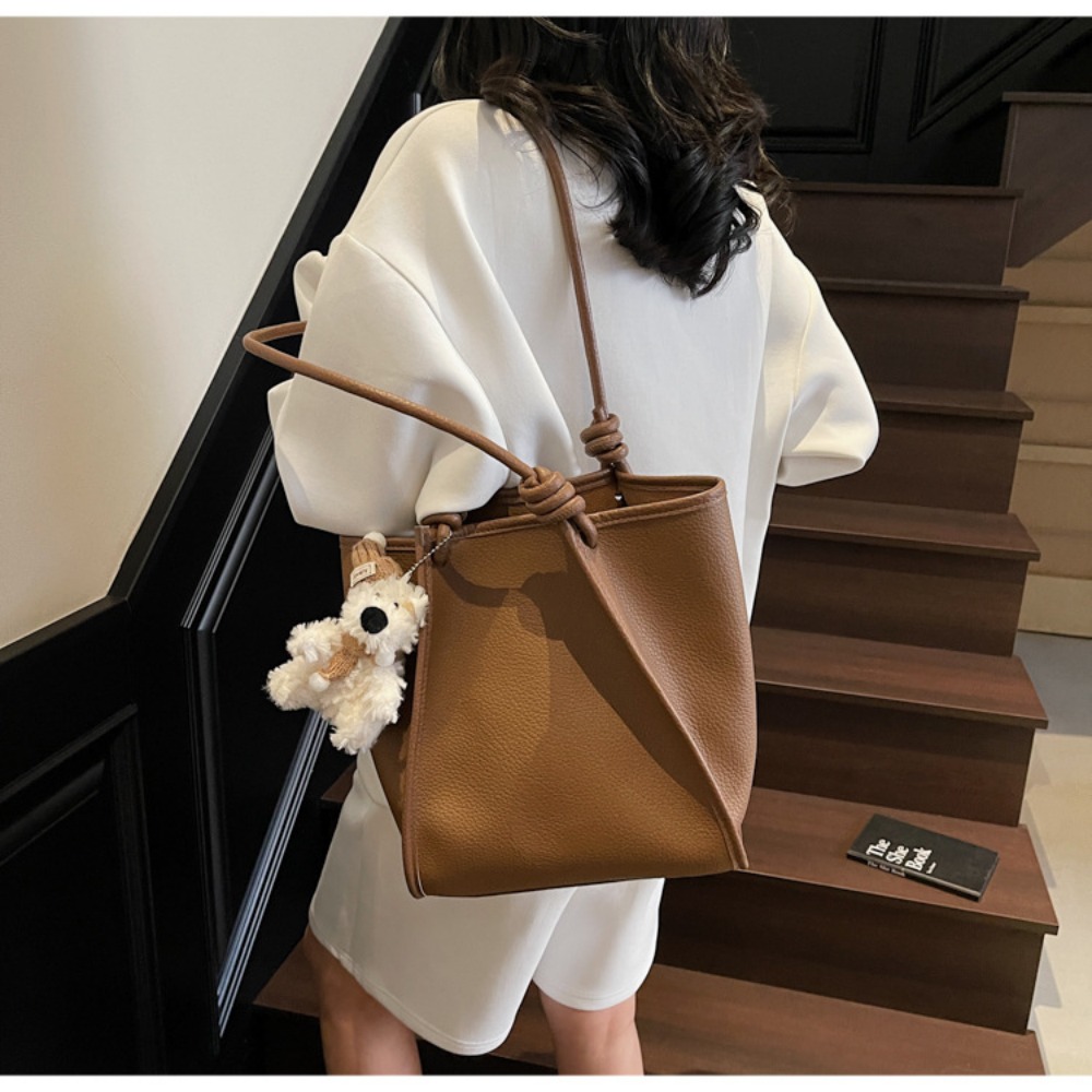 Elegant Female Shoulder Purse Fashionable Arm Cross Over Messenger Satchel