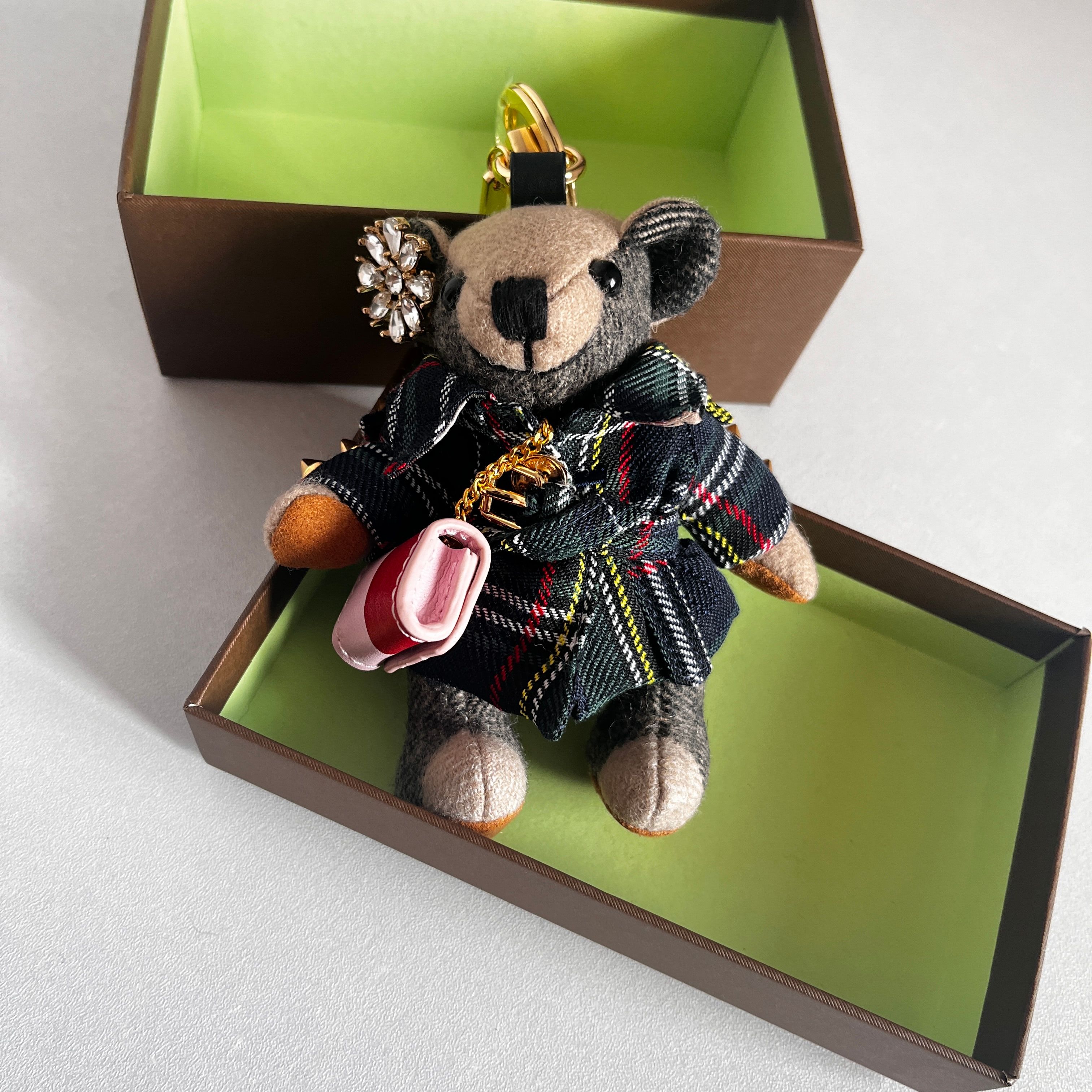 Rings Key chains Luxury Brand Cashmere Teddy Bear Cute Ornament For Bag Charm Accessory Metal Buckle Ring Gift Box Z260627 - view 7