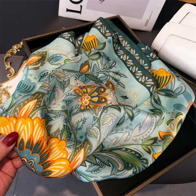 2024 Fashion ral La Hair Scarf for Wen Silk Square Scarves Wrs Bandana Foard Shls Fem Neckerchie New Y251024