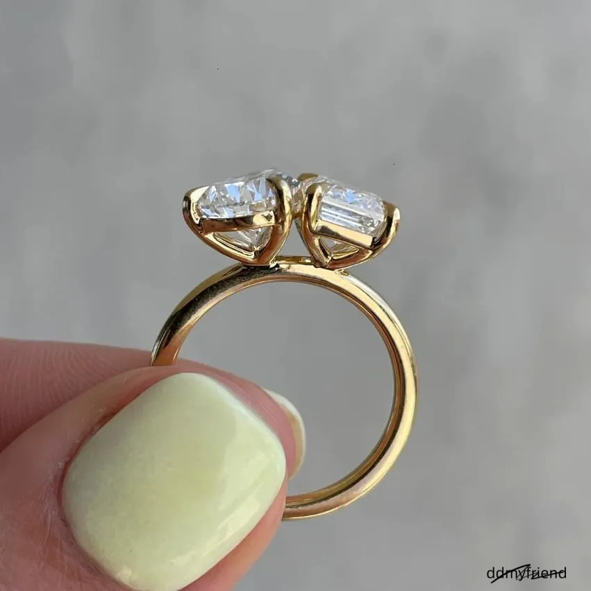 2025 Emerald And Pear Cut Graceful Dia Engagement 14K/ Yellow Gold Wedding Ring Toi Et Moi Style Ddmyfriend
