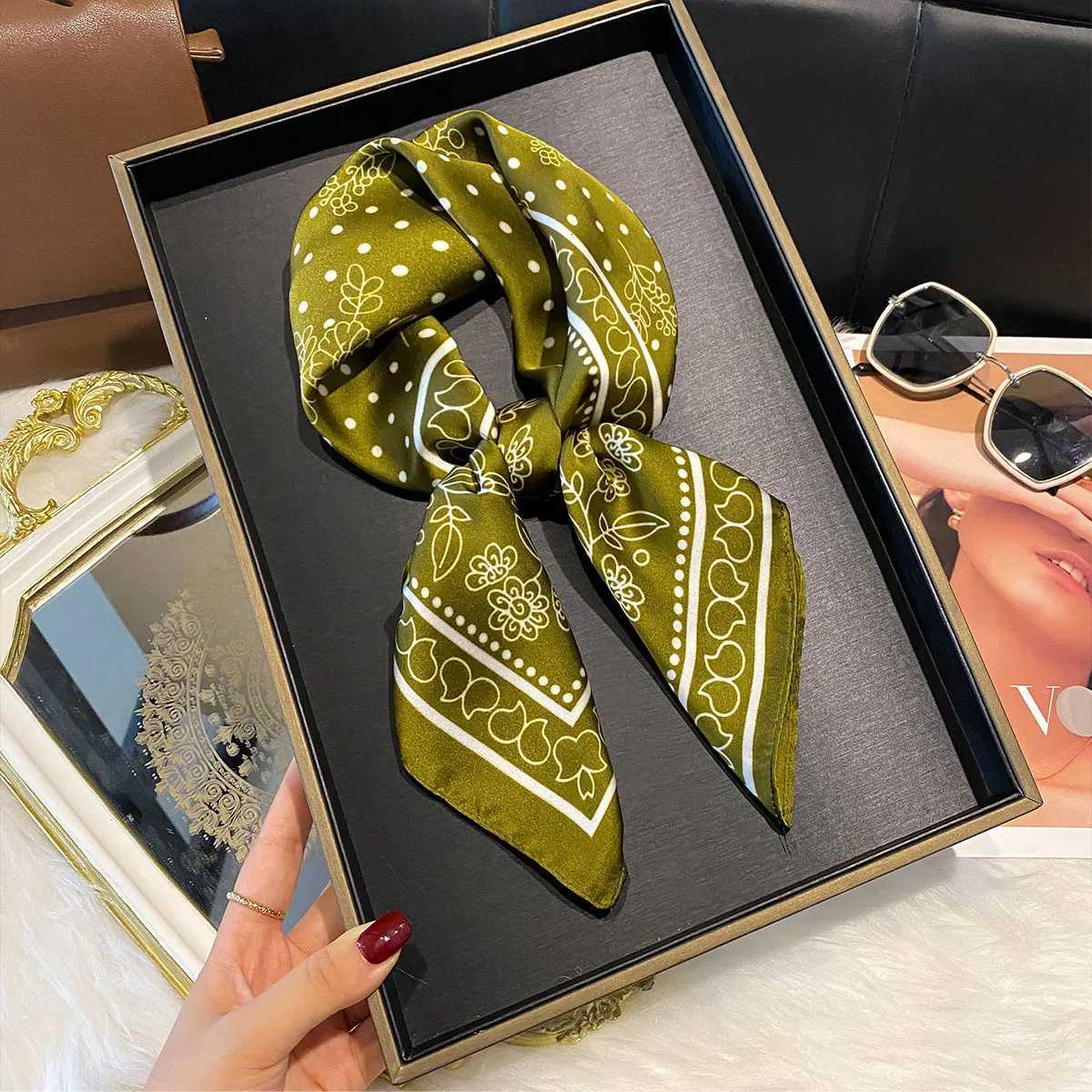 Wen Luxury Print Silk Square Scarf Spring Neck Tie Shl Hijab Wrs Fem 70cm Hair Hand Wrist kercheif Bandana Y251024