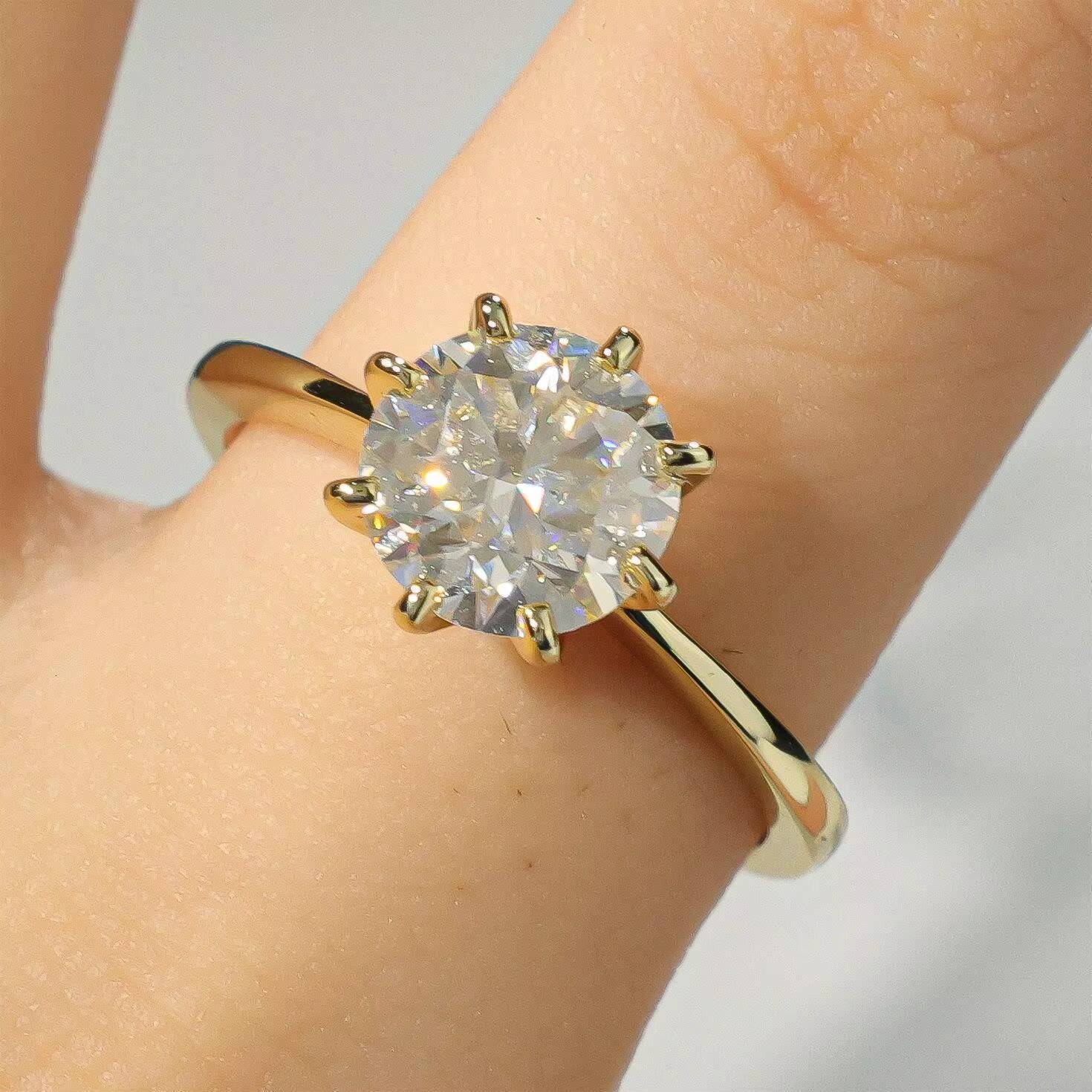 Factory Wholesale Custom 10K 14K 18K Real Solid Gold Au750 Gold Moissanite Round Cut Solitaire 8Prongs Engagement Promise Ring
