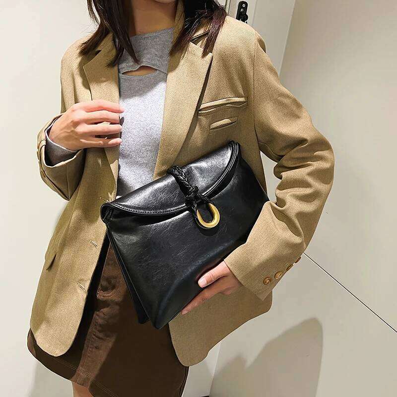Designer Classic Shoulder Women Vegetable Tanned Leather Envelope Large Capacity Soft Handbag New Office Crossbody Bag
