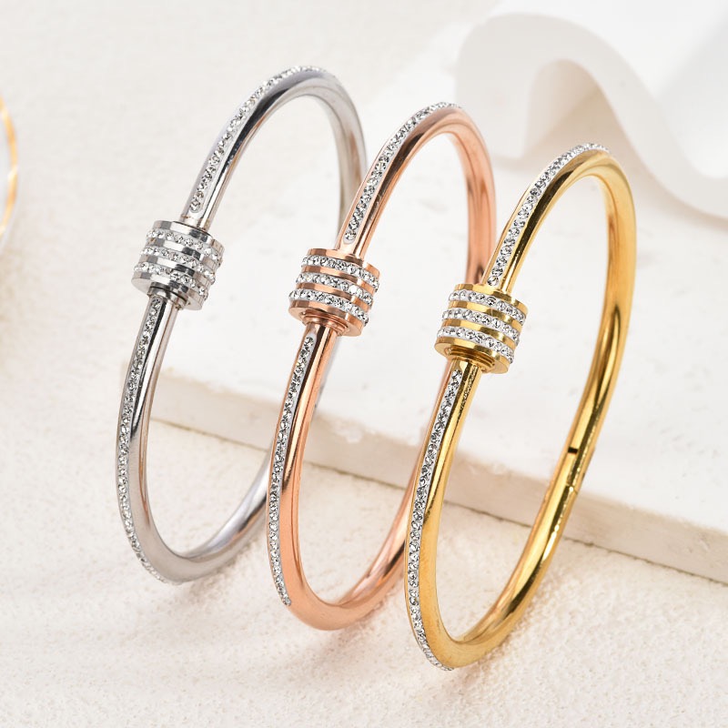 Designer Stainless Steel Fashion Small Waist Bracelet Luxury Diamond Noble 18K Non fading Titanium Steel Bracelet Wholesale Festival Gift