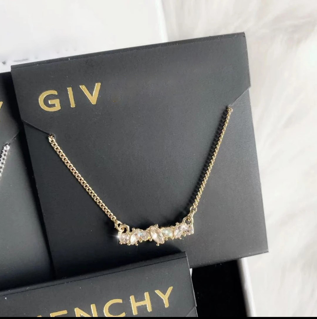 High quality Crystal necklace for women All match Stone teardrop shape Light girlfriends holiday gifts Designer necklace Lady Pendant necklaces