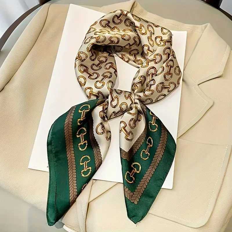 Elegant Ladies Soft Satin Square Scarf Fashionable Green Round Scarf Soft Woven Fashion Accory Versatile Neck Wr Y251024