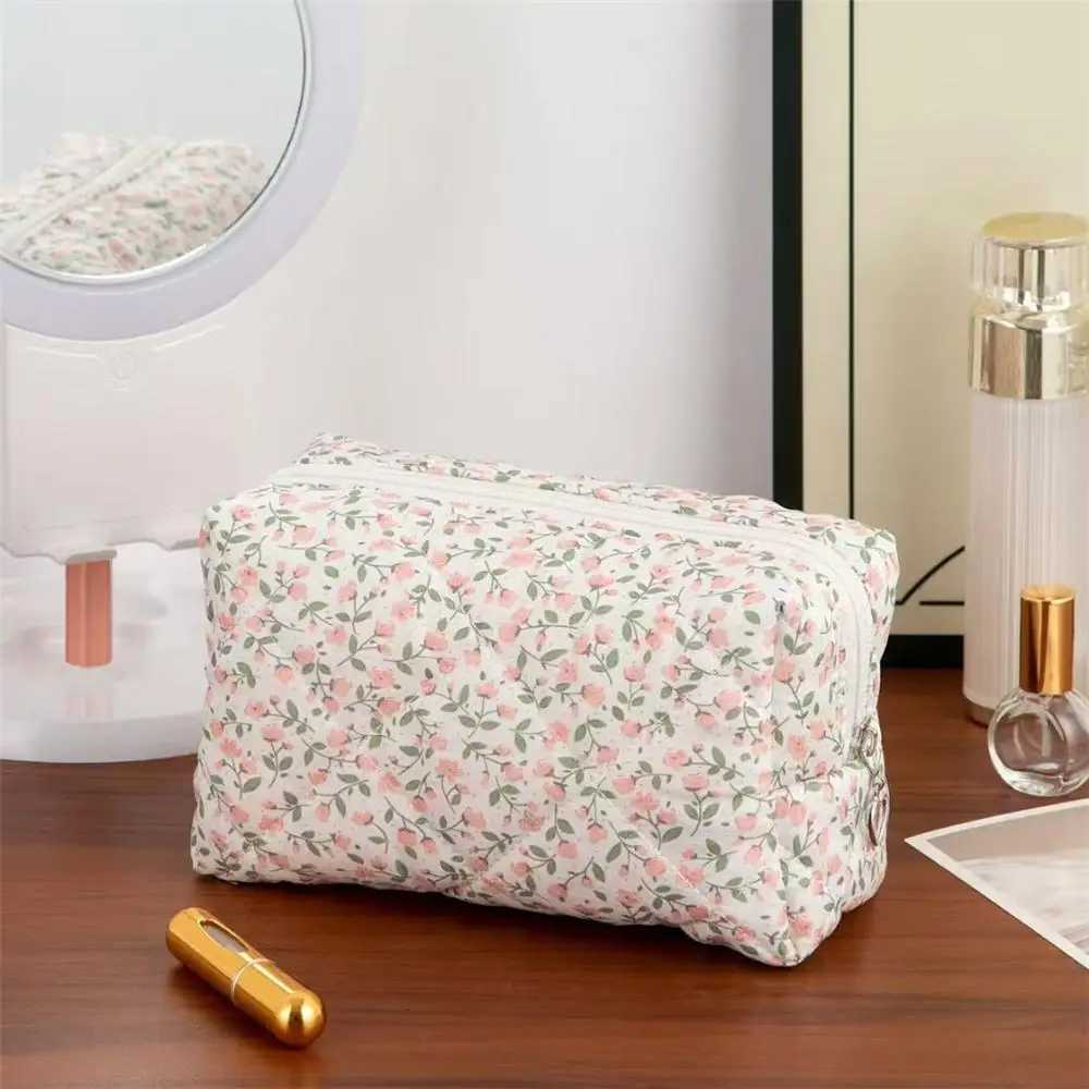Cute Pink Floral Quilted Makeup Bag MultiPurpose Portable Travel Zipper Bag Compact Coin Storage Cosmetic Storage PouchT251024
