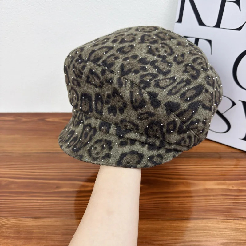 American Retro Leopard Print Rhinestone Personalized Berets Womens Spring and Autumn Trend Y2k Shortbrimmed sboy Caps 251023