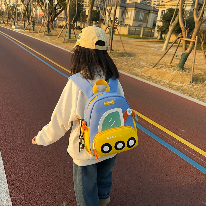 New hot selling excavator backpack designer backpack for boys and girls, cute and lightweight, reducing burden, small car, children's backpack